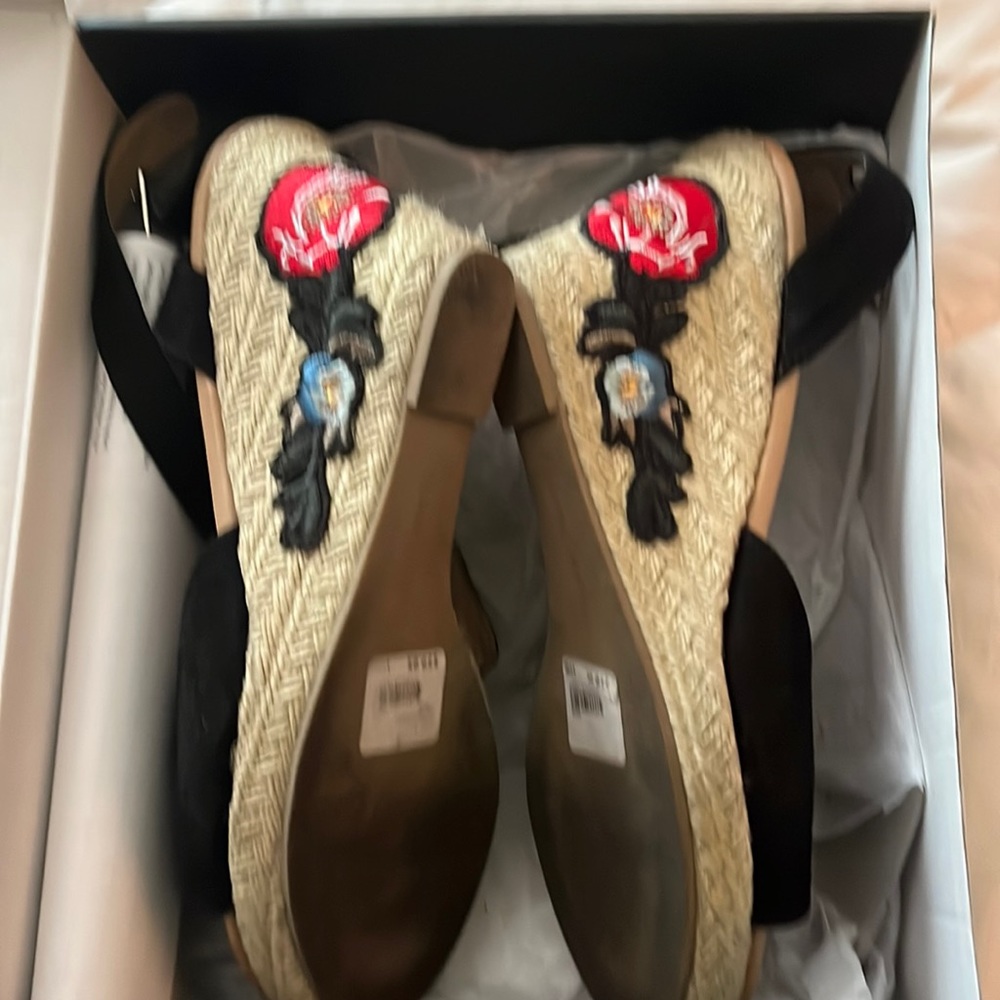 Flower wedges